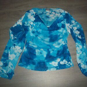 womens RAVE floral blouse.Blue Island.Slit sleeves.Size medium